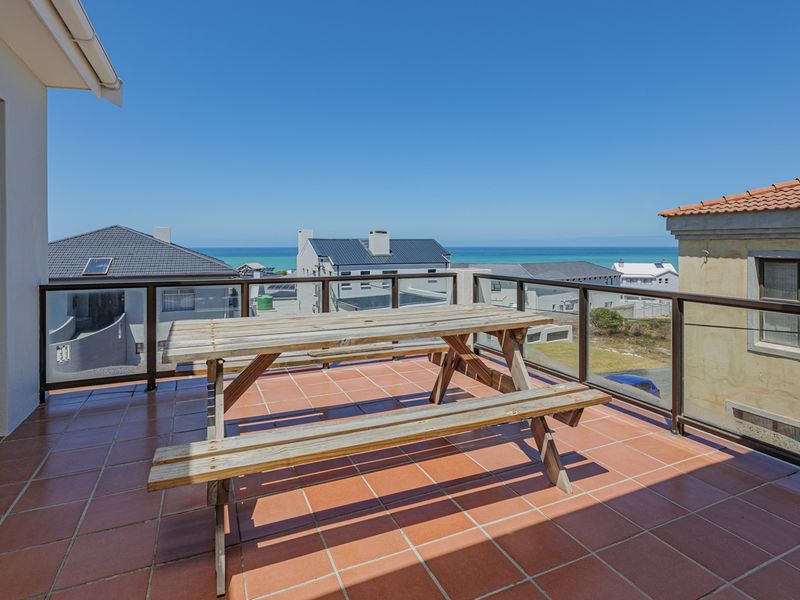 Stunning Home with Sea Views and Indoor Swimming Pool - Photo 8