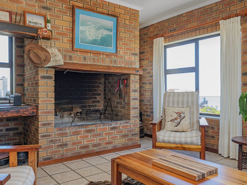 Stunning Home with Sea Views and Indoor Swimming Pool - Photo 7