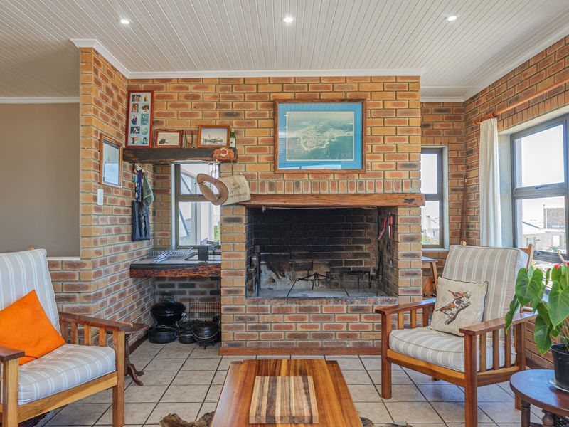 Stunning Home with Sea Views and Indoor Swimming Pool - Photo 6