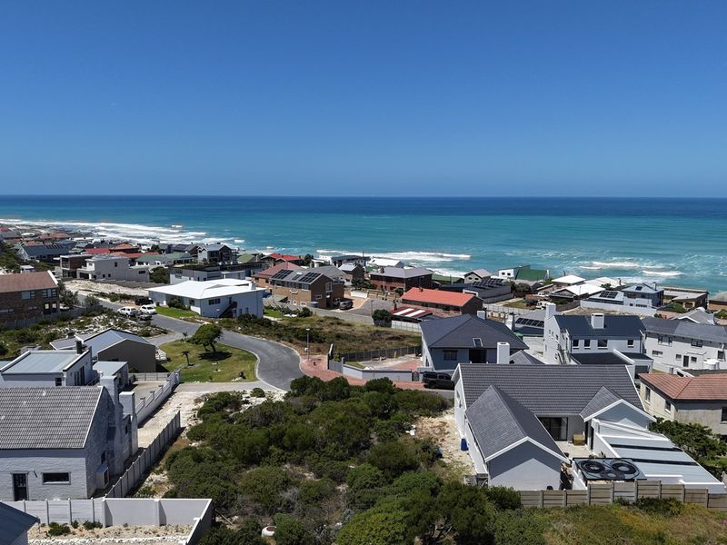 Stunning Home with Sea Views and Indoor Swimming Pool - Photo 3