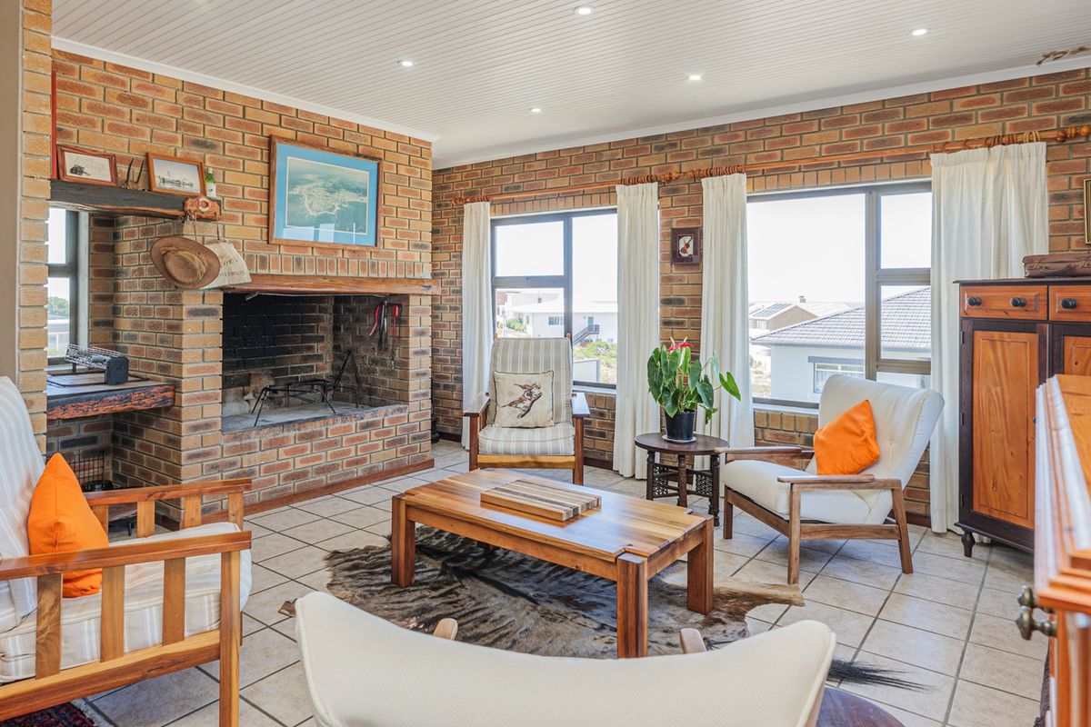 Stunning Home with Sea Views and Indoor Swimming Pool - Photo 4