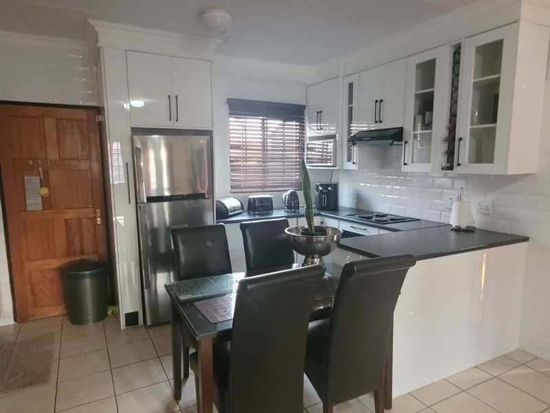 Move-in Ready Corner House! - Photo 9