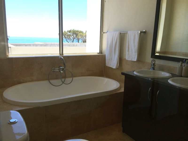 Sunny Filled Spacious Two Bedroom Townhouse - Photo 8