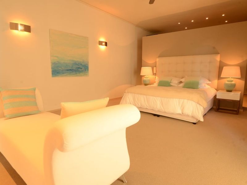 Sunny Filled Spacious Two Bedroom Townhouse - Photo 7