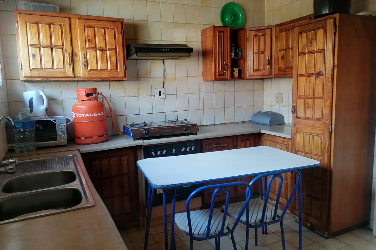 A House to be made a Home - Photo 2