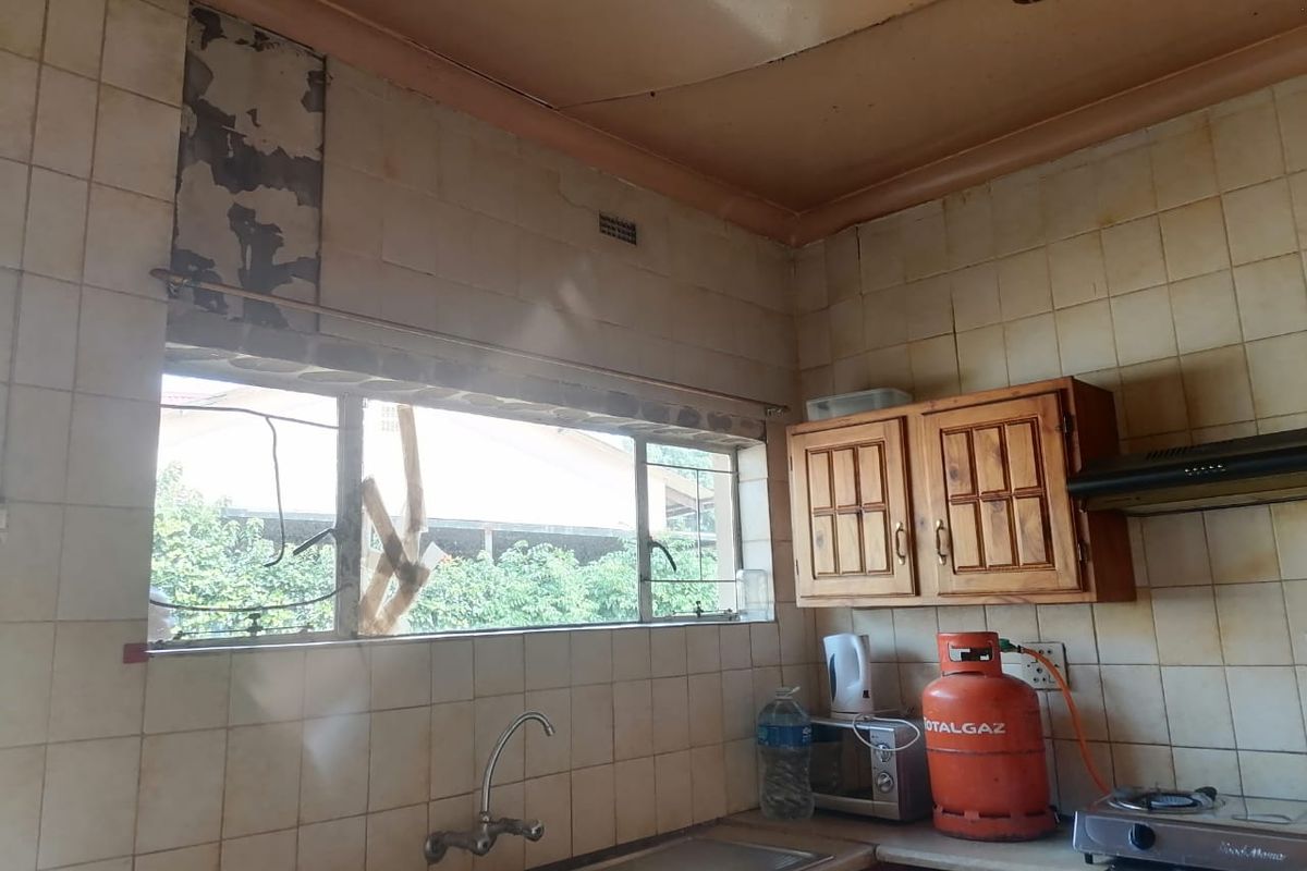 A House to be made a Home - Photo 5