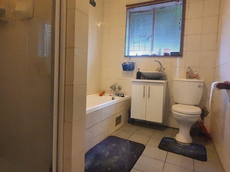 Two bedroom Townhouse with private garden - Photo 10
