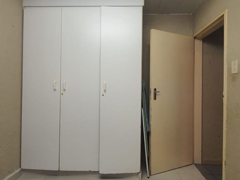 Two bedroom Townhouse with private garden - Photo 9