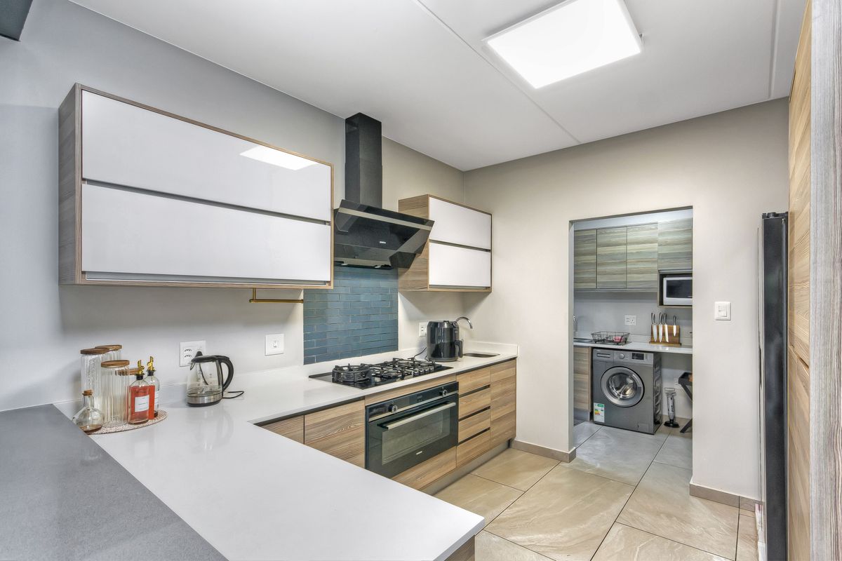 Spotless, Immaculate 3 Bedroom House in The Hutton Estate - Photo 4