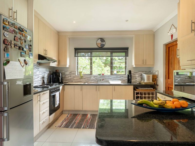 Serene, safe and secure on a Golf Estate - Photo 7