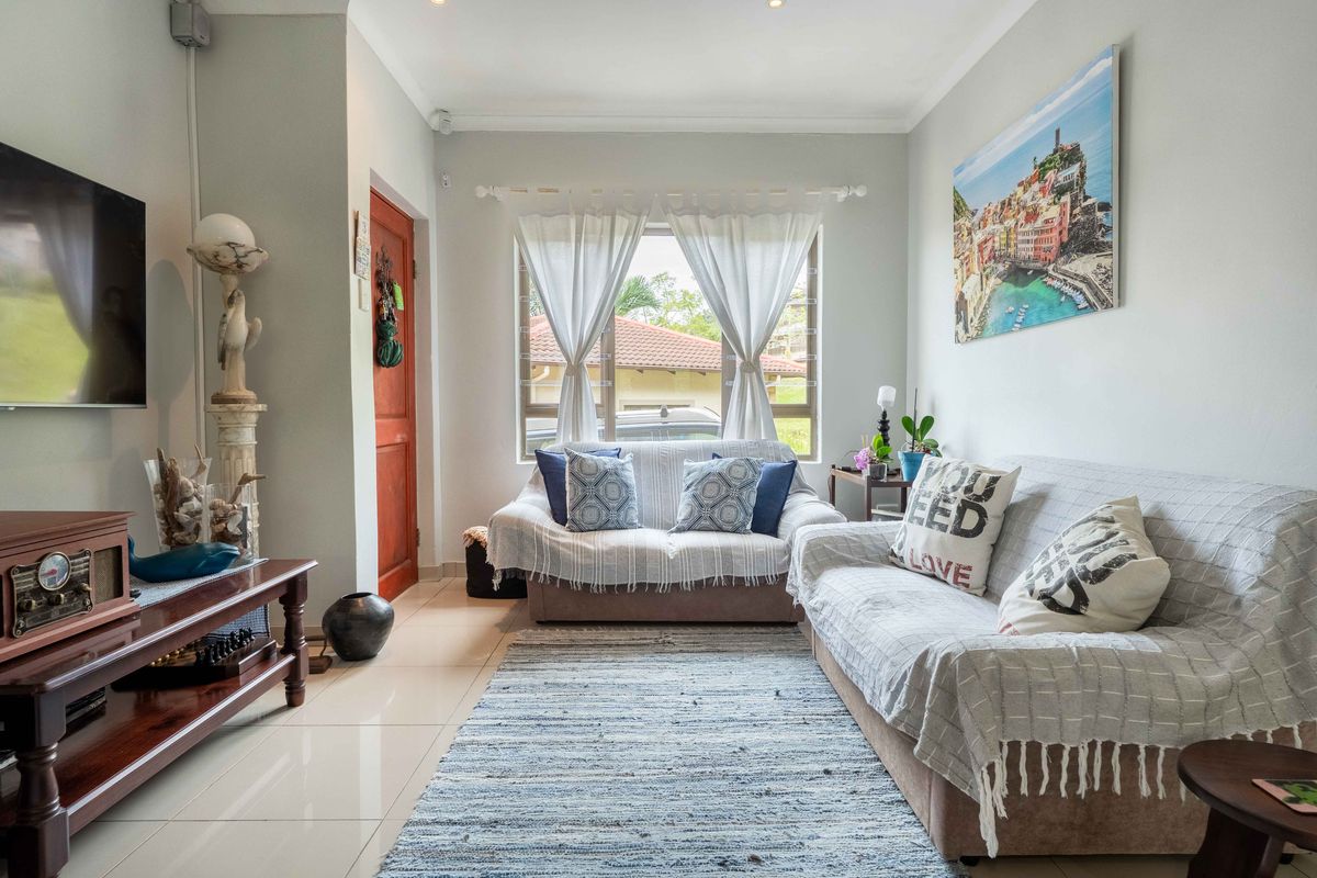 Serene, safe and secure on a Golf Estate - Photo 2