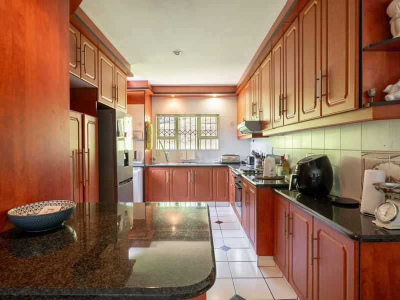 Home Sweet Home — Your Ideal Toti Home Awaits! - Photo 5