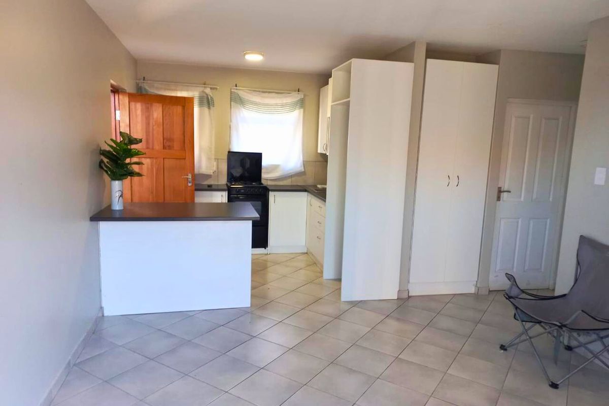 🏡 Beautiful 2-Bedroom First-Floor Apartment for Rent - Photo 3