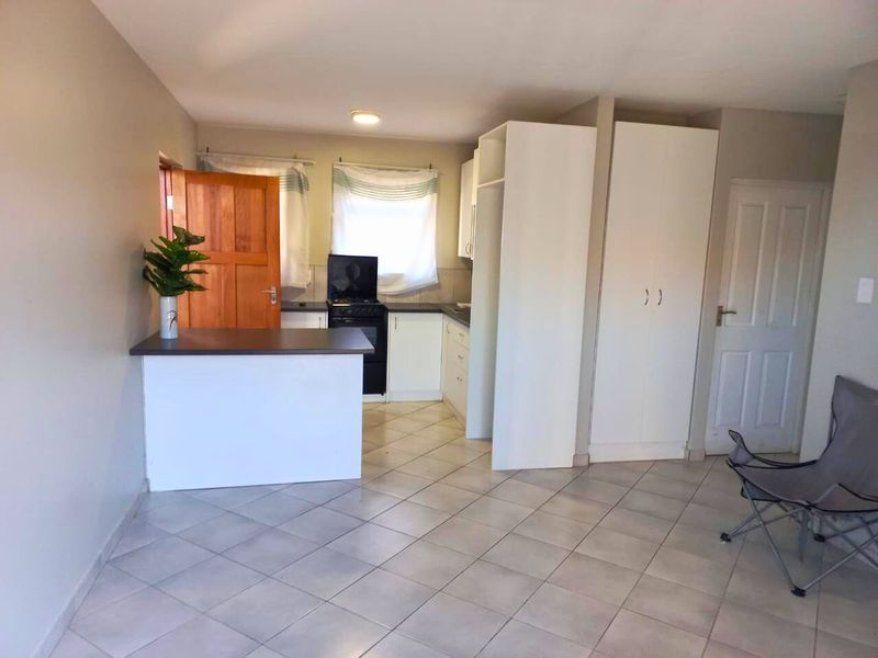 🏡 Beautiful 2-Bedroom First-Floor Apartment for Rent - Photo 3