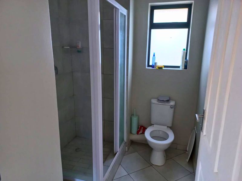 🏡 Beautiful 2-Bedroom First-Floor Apartment for Rent - Photo 6