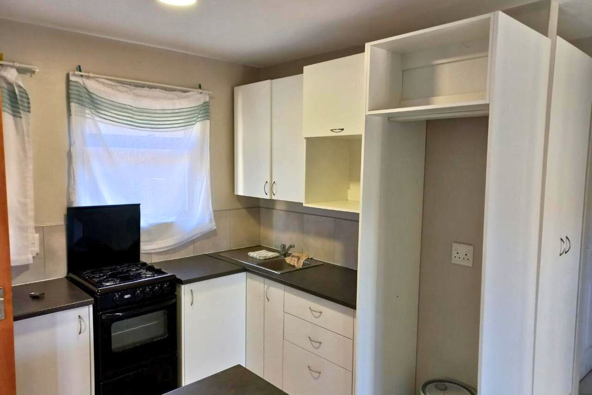 🏡 Beautiful 2-Bedroom First-Floor Apartment for Rent - Photo 2