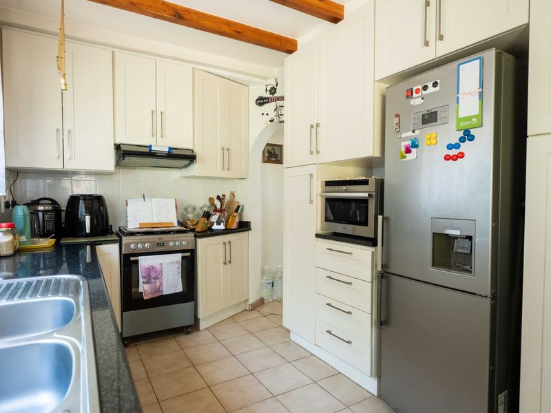 Live, Invest & Relax – One Property, Endless Possibilities - Photo 8