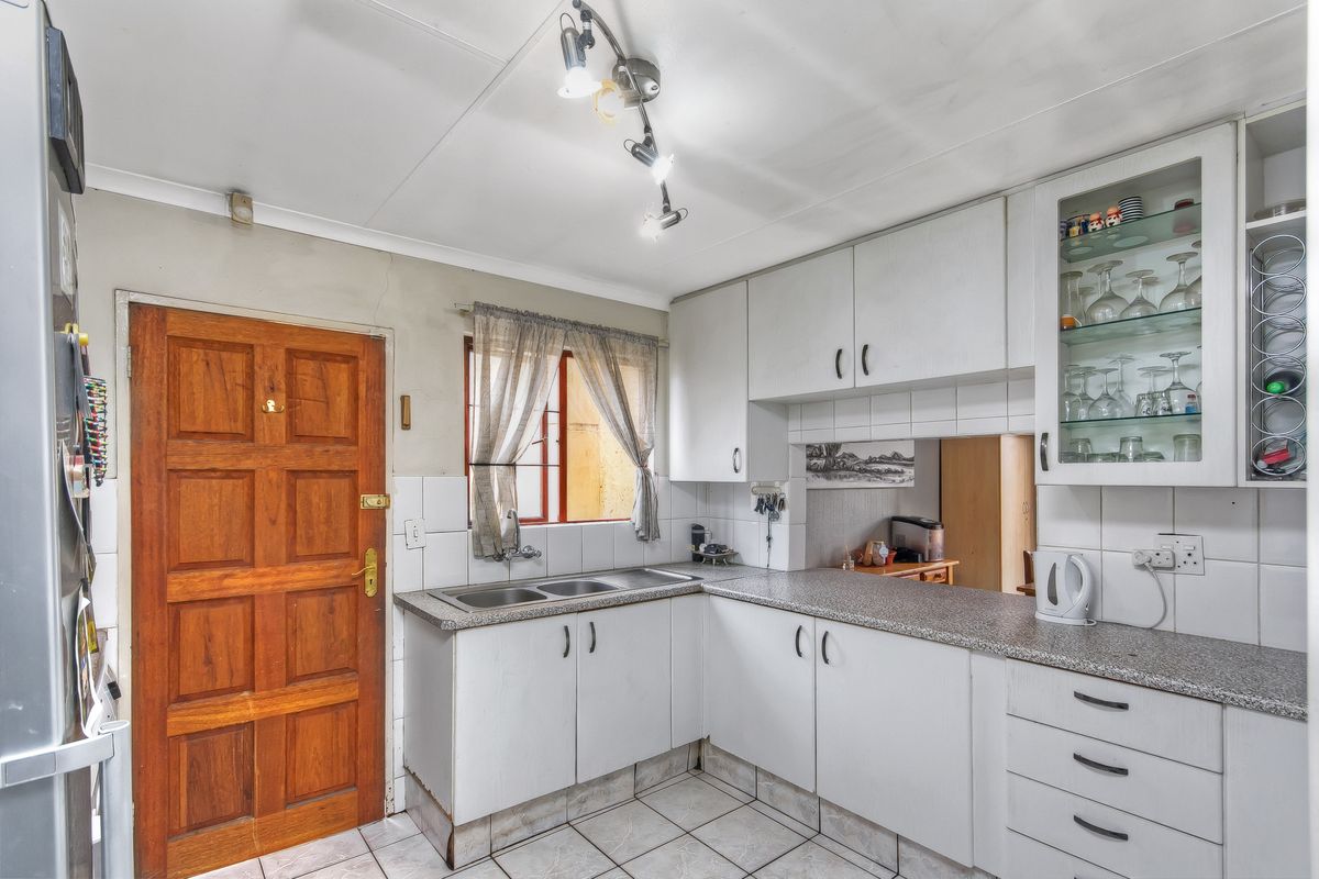 Fixer-Upper Opportunity - Photo 2