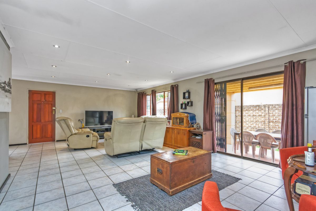 Fixer-Upper Opportunity - Photo 4