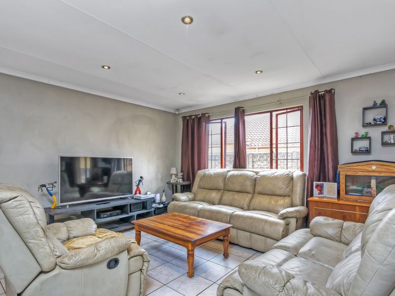 Fixer-Upper Opportunity - Photo 6