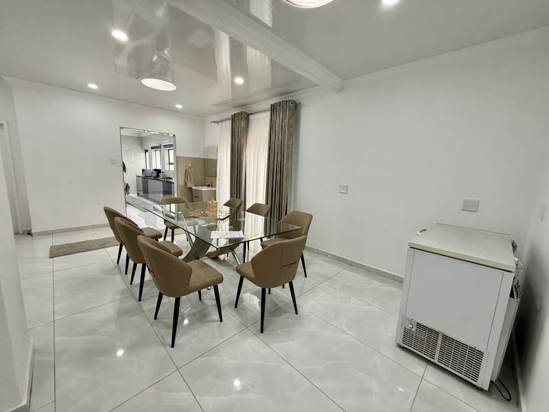 Renovated property in Gated street in Secunda - Photo 6