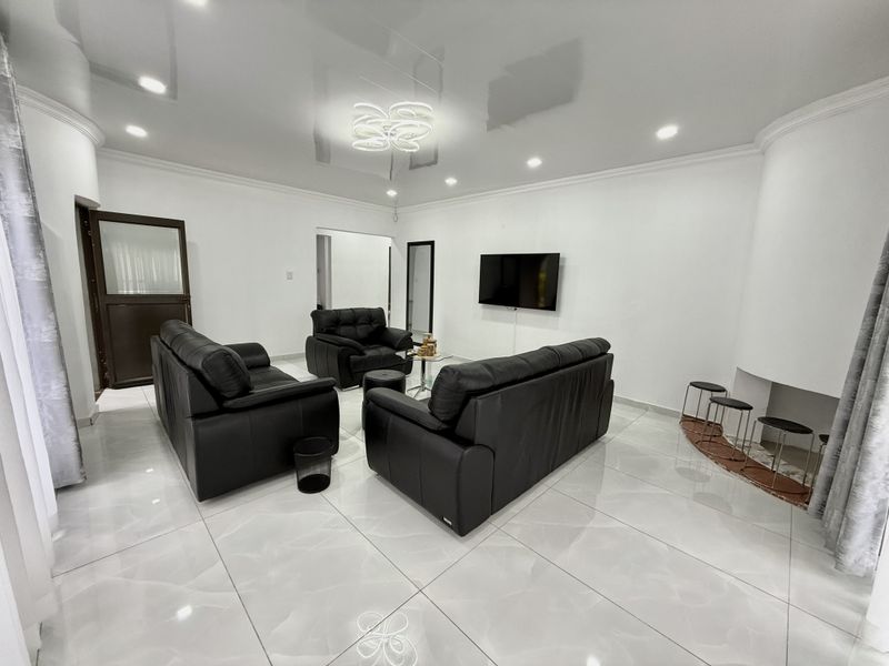 Renovated property in Gated street in Secunda - Photo 8