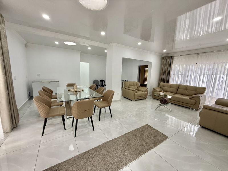 Renovated property in Gated street in Secunda - Photo 5