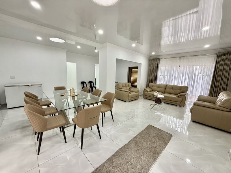 Renovated property in Gated street in Secunda - Photo 2