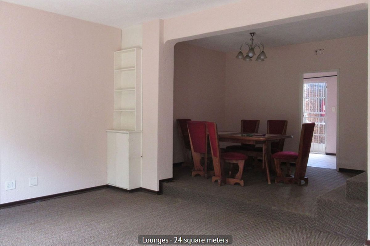 Affordable 3-Bedroom Townhouse – Ideal for Renovators or Investors - Photo 5