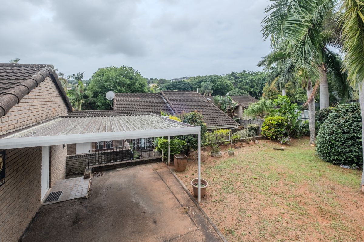 Spacious 2 Bedroom Townhouse in the Heart of Sunningdale - Photo 3