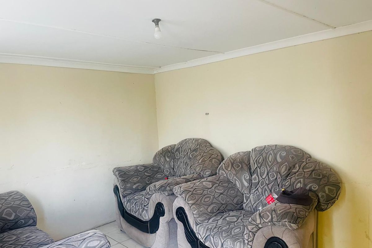 Charming 2-Bedroom Home for Sale in NU16, Mdantsane - Photo 3