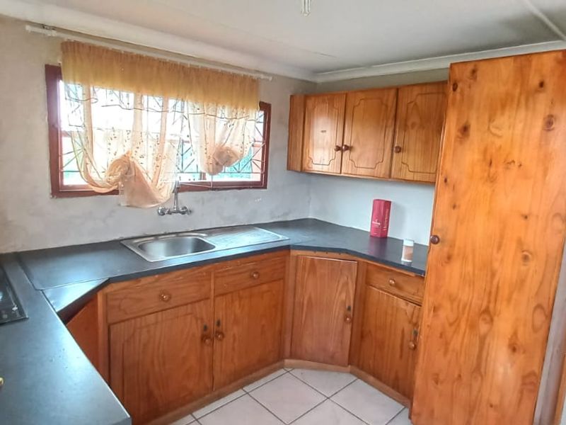 Charming 2-Bedroom Home for Sale in NU16, Mdantsane - Photo 2