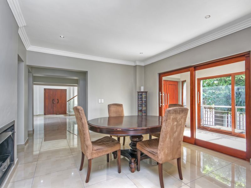 A Private Palm-Framed Sanctuary Blending Contemporary Luxury with Farm-Inspired Design - Photo 6