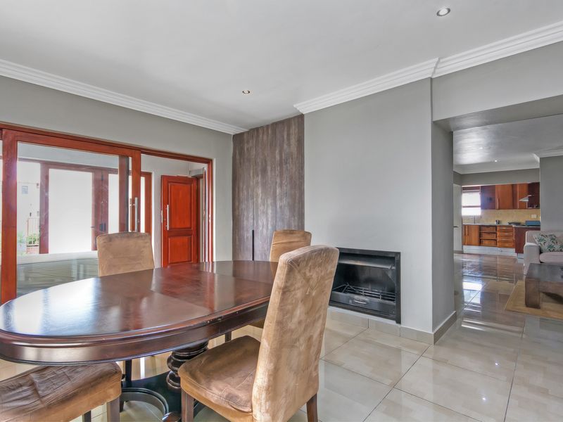 A Private Palm-Framed Sanctuary Blending Contemporary Luxury with Farm-Inspired Design - Photo 7