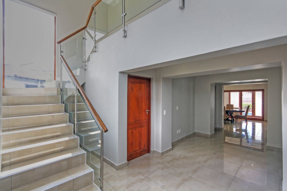 A Private Palm-Framed Sanctuary Blending Contemporary Luxury with Farm-Inspired Design - Photo 3
