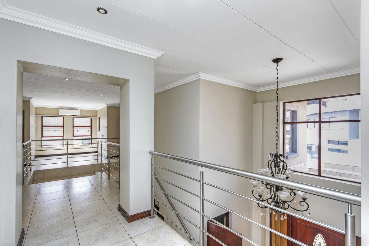 A Secluded Panhandle Estate of Space, Light, and Greenbelt Serenity - Photo 3