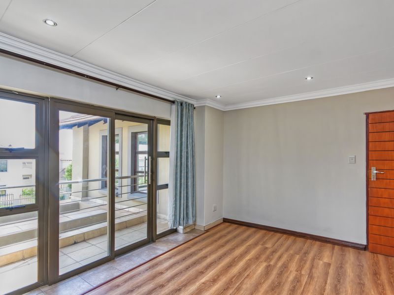 A Secluded Panhandle Estate of Space, Light, and Greenbelt Serenity - Photo 10