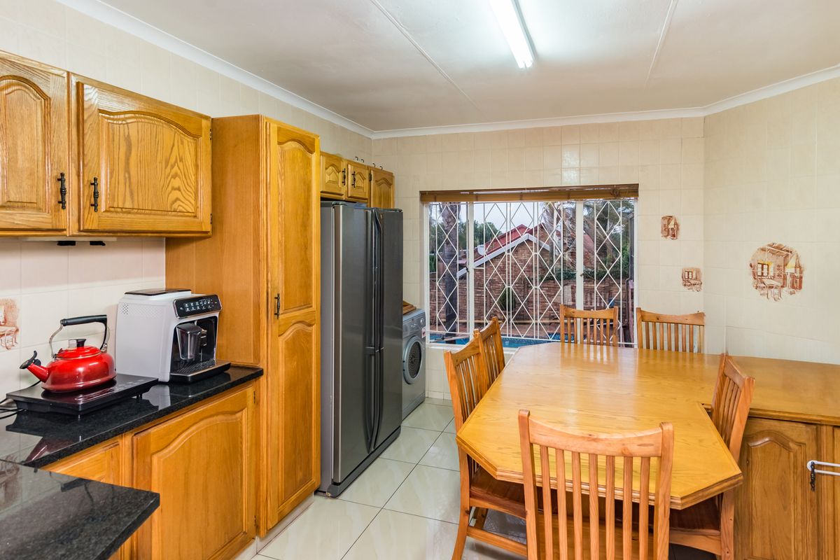 Across from Noordheuwel High School! - Photo 4