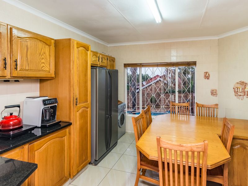 Across from Noordheuwel High School! - Photo 4