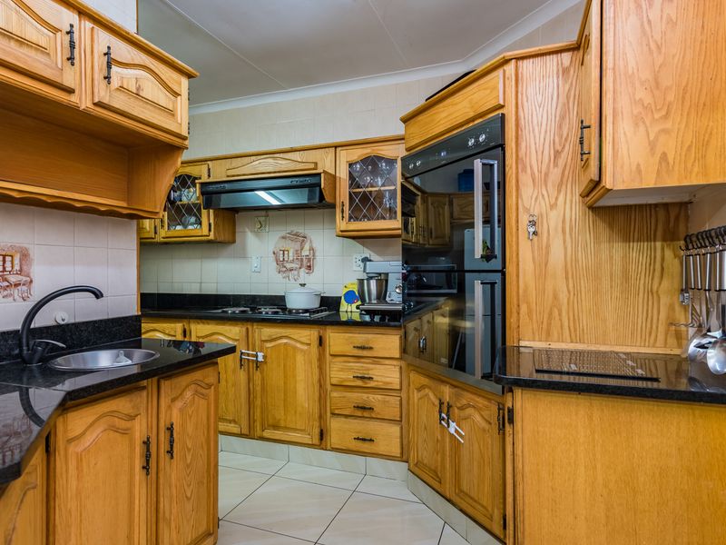 Across from Noordheuwel High School! - Photo 6