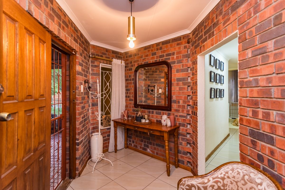 Across from Noordheuwel High School! - Photo 3