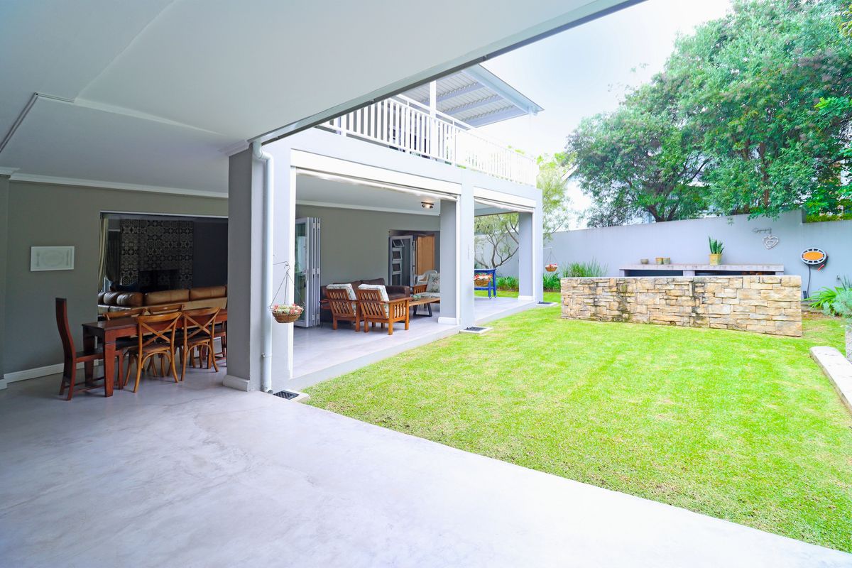 A Beautiful Contemporary Four-Bedroom Farmhouse with Exceptional Entertaining Spaces - Photo 4