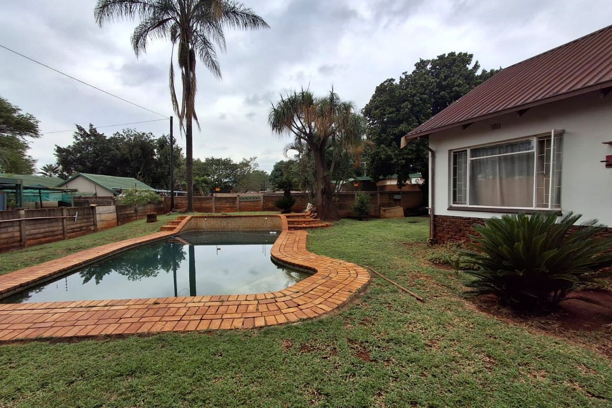 Family home in Dorandia - Photo 2