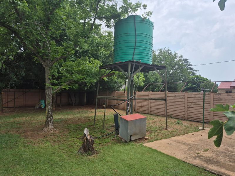 Spacious family living in a prime location - Photo 7