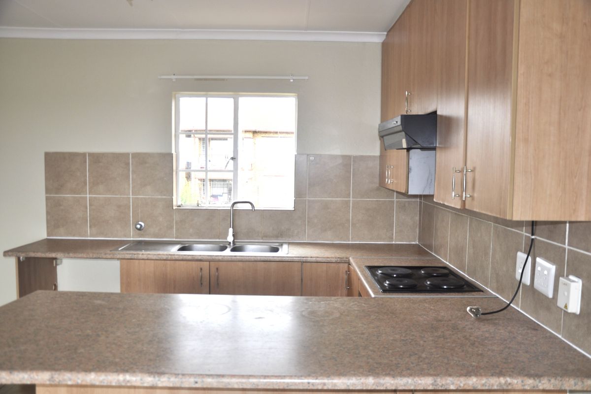 Immaculate & Exclusive 3-Bedroom Haven in Erand Gardens - Photo 2