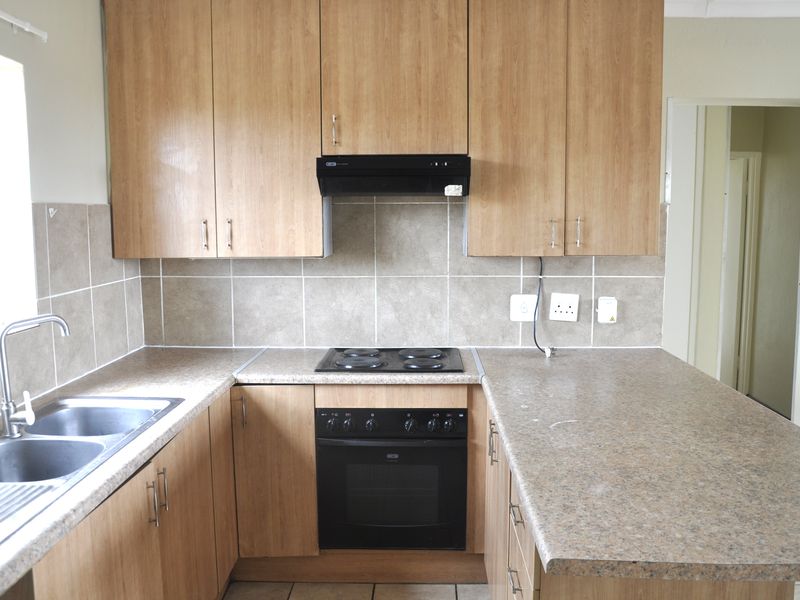 Immaculate & Exclusive 3-Bedroom Haven in Erand Gardens - Photo 2