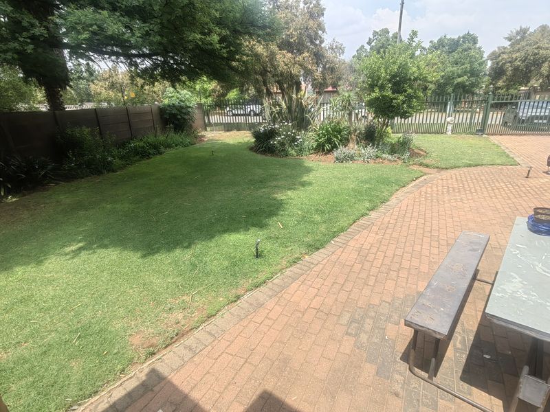 Well maintained family home with a Lapa and swimming pool in sought after area - Photo 7