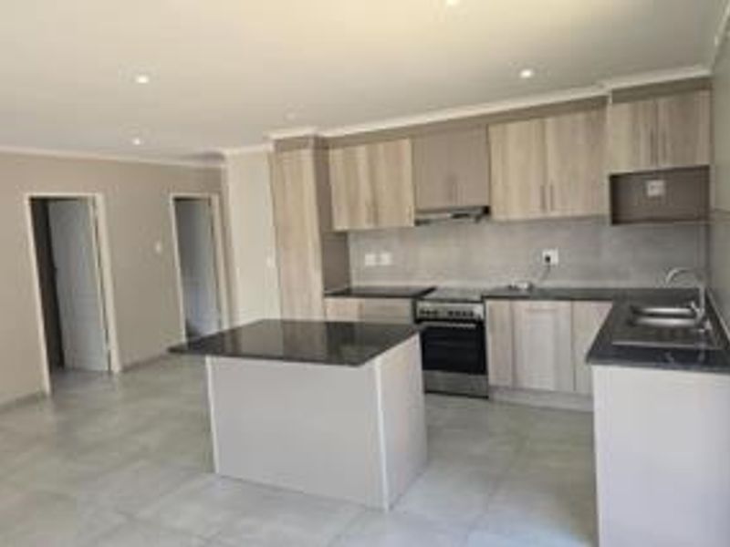 Live Where It Matters – Prime Location Near Sasol Charlie 1 Gate - Photo 3