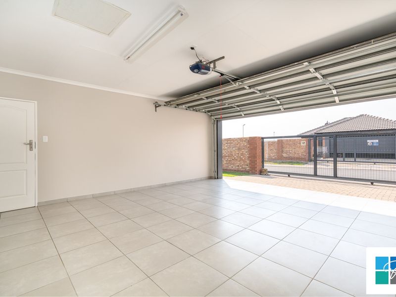 Live Where It Matters – Prime Location Near Sasol Charlie 1 Gate - Photo 10