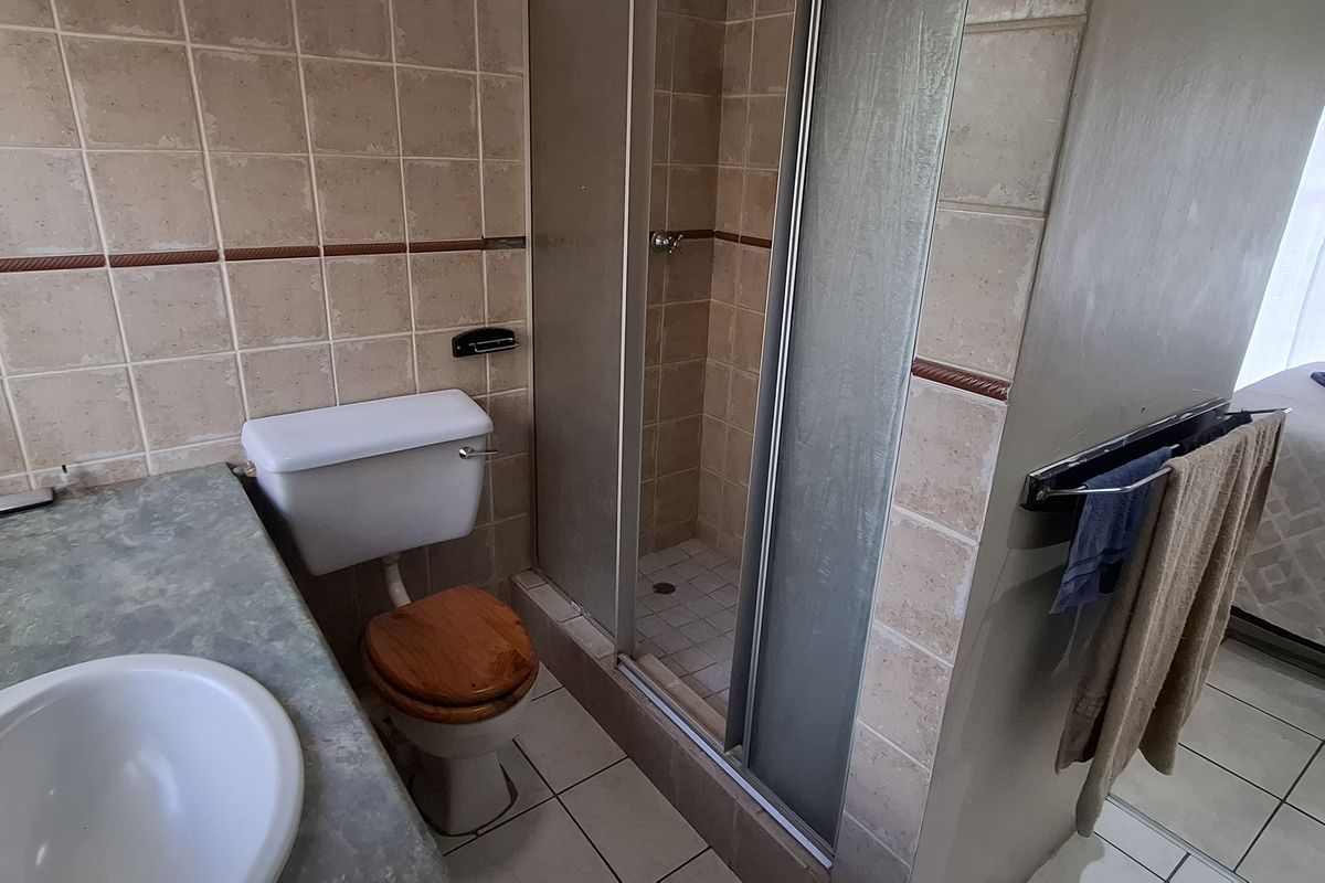 Spacious private duplex townhouse - Photo 4